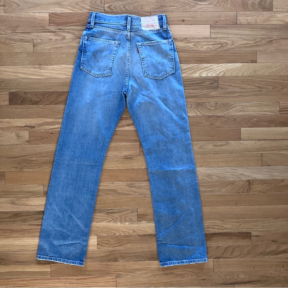 Levi's Light Blue Denim Jeans with Brown Label - Picture 7 of 16